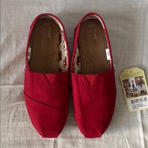 Toms